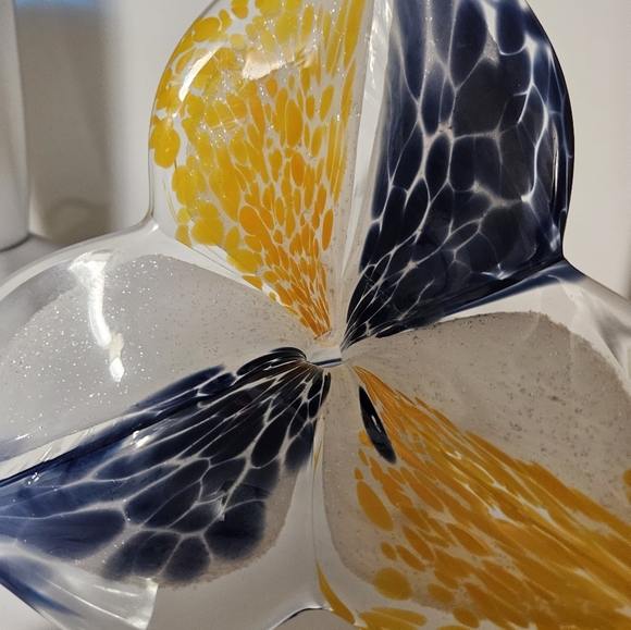 Large Blown Glass Flower - Picture 2 of 9